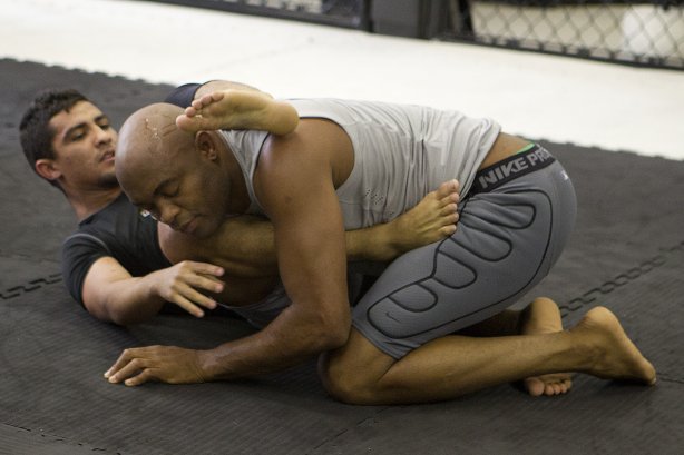 O lutador de MMA, Anderson Silva durante treinamento esta manhã na academia do Parque São Jorge