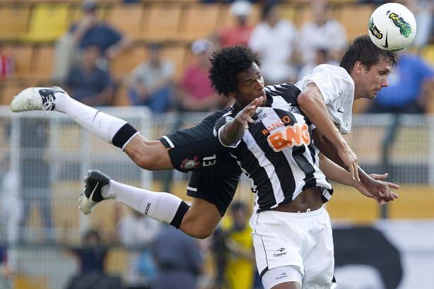 Durante a partida entre Corinthians x Atlético-MG, realizada esta tarde no estádio do Pacaembu, jogo válido pela 21ª rodada do Campeonato Brasileiro de 2012