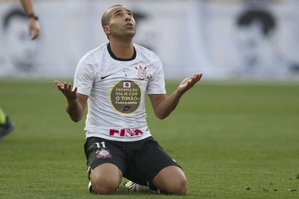 Durante a partida entre Corinthians x Atlético-MG, realizada esta tarde no estádio do Pacaembu, jogo válido pela 21ª rodada do Campeonato Brasileiro de 2012