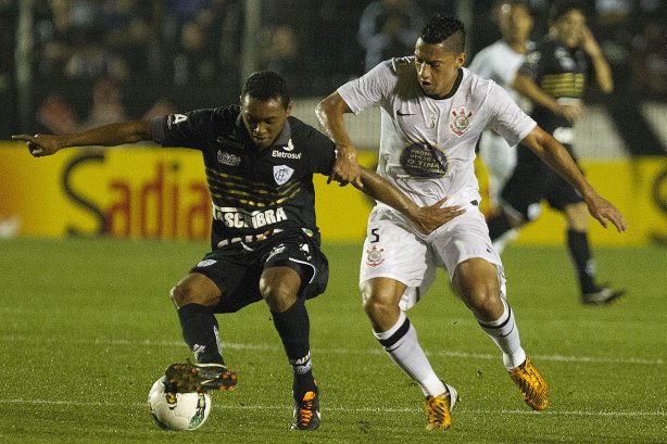 Durante a partida entre Figueirense/SC x Corinthians, realizada esta noitee no estádio Orlando Scarpelli, jogo válido pela 22ª rodada do Campeonato Brasileiro de 2012