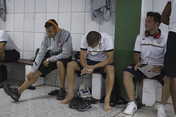 Nos vestiários antes da partida entre Figueirense/SC x Corinthians, realizada esta noitee no estádio Orlando Scarpelli, jogo válido pela 22ª rodada do Campeonato Brasileiro de 2012