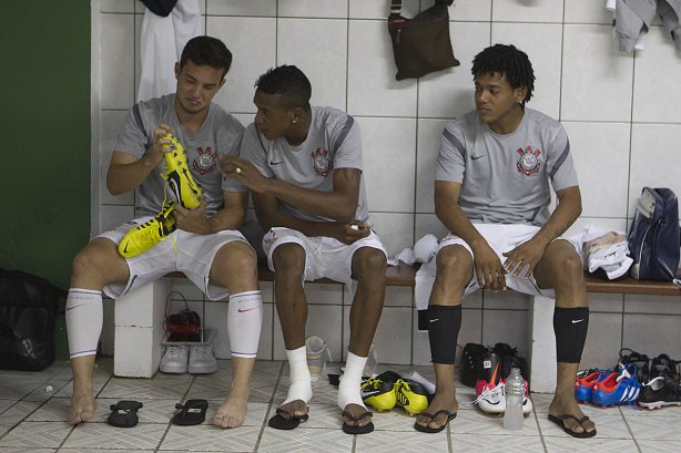 Nos vestiários antes da partida entre Figueirense/SC x Corinthians, realizada esta noitee no estádio Orlando Scarpelli, jogo válido pela 22ª rodada do Campeonato Brasileiro de 2012