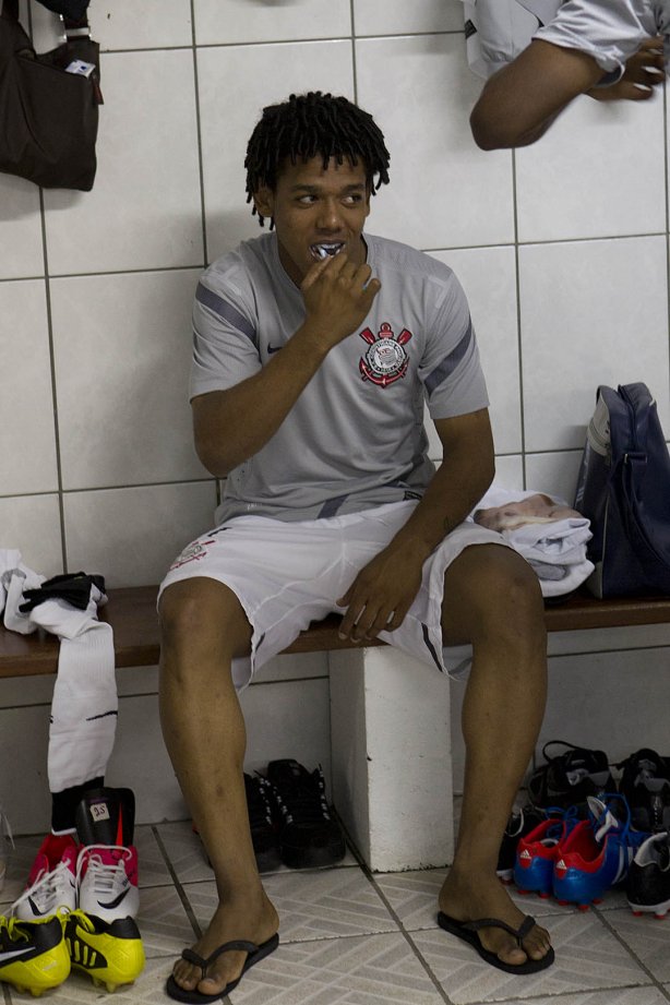 Nos vestiários antes da partida entre Figueirense/SC x Corinthians, realizada esta noitee no estádio Orlando Scarpelli, jogo válido pela 22ª rodada do Campeonato Brasileiro de 2012