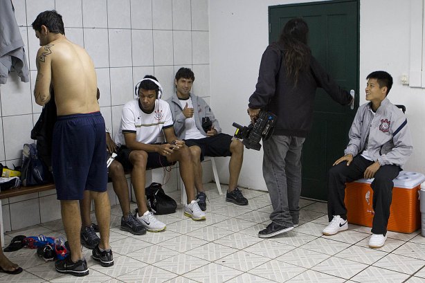 Nos vestiários antes da partida entre Figueirense/SC x Corinthians, realizada esta noitee no estádio Orlando Scarpelli, jogo válido pela 22ª rodada do Campeonato Brasileiro de 2012