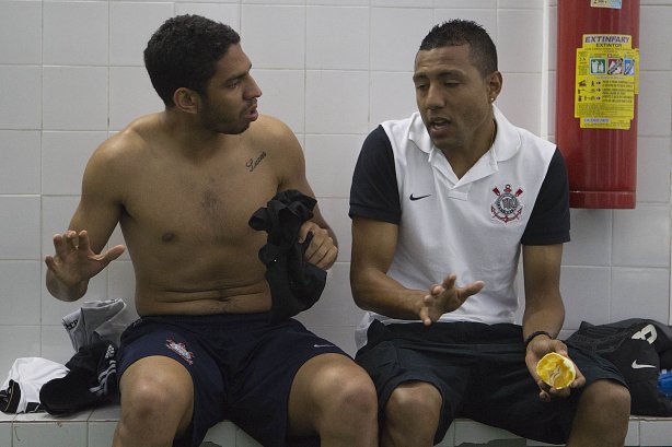 Nos vestiários antes da partida entre Nautico/PE x Corinthians, realizada esta tarde no estádio dos Aflitos, em Recife, jogo válido pela 28ª rodada do Campeonato Brasileiro de 2012