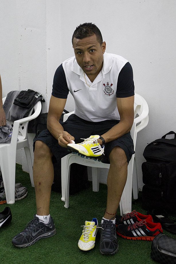 Nos vestiários antes da partida entre Nautico/PE x Corinthians, realizada esta tarde no estádio dos Aflitos, em Recife, jogo válido pela 28ª rodada do Campeonato Brasileiro de 2012