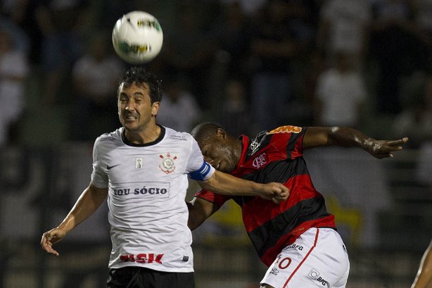 Durante a partida entre Corinthians x Flamengo, realizada esta noite no estádio do Pacaembu, jogo válido pela 29ª rodada do Campeonato Brasileiro de 2012