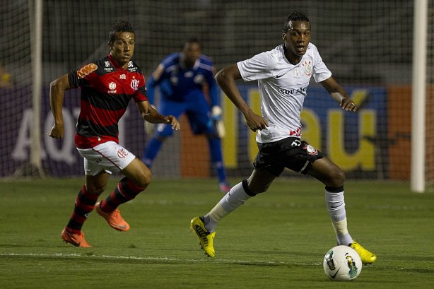 Durante a partida entre Corinthians x Flamengo, realizada esta noite no estádio do Pacaembu, jogo válido pela 29ª rodada do Campeonato Brasileiro de 2012