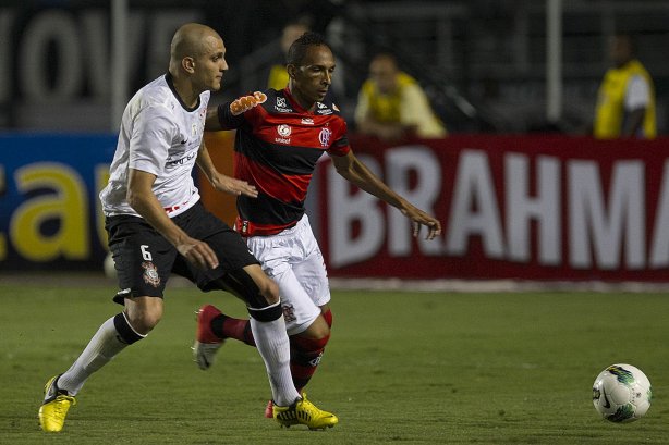 Durante a partida entre Corinthians x Flamengo, realizada esta noite no estádio do Pacaembu, jogo válido pela 29ª rodada do Campeonato Brasileiro de 2012
