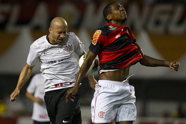 Durante a partida entre Corinthians x Flamengo, realizada esta noite no estádio do Pacaembu, jogo válido pela 29ª rodada do Campeonato Brasileiro de 2012
