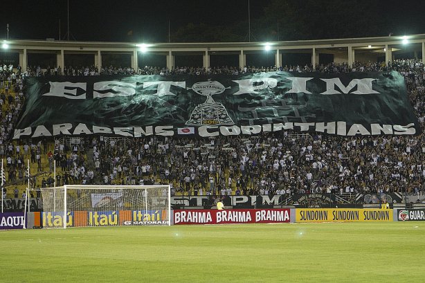 Durante a partida entre Corinthians x Flamengo, realizada esta noite no estádio do Pacaembu, jogo válido pela 29ª rodada do Campeonato Brasileiro de 2012