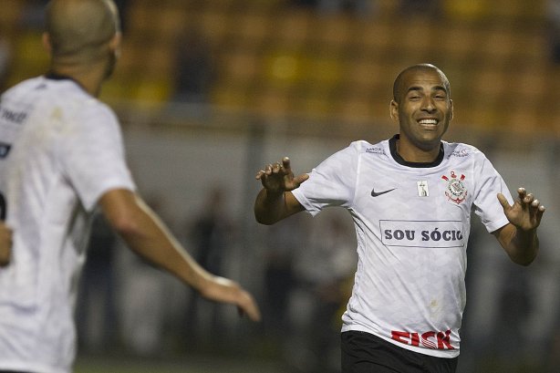 Nos vestiários antes da partida entre Corinthians x Flamengo, realizada esta noite no estádio do Pacaembu, jogo válido pela 29ª rodada do Campeonato Brasileiro de 2012