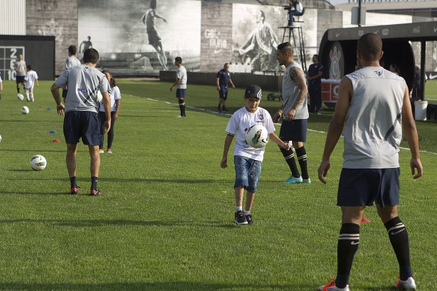 Durante o treino realizado esta tarde no CT Joaquim Grava, localizado no Parque Ecológico do Tiete. O próximo jogo da equipe será sábado, dia 10/11, contra o Coritiba, no estádio do Pacaembu, válido pela 35ª rodada do Campeonato Brasileiro de 2012