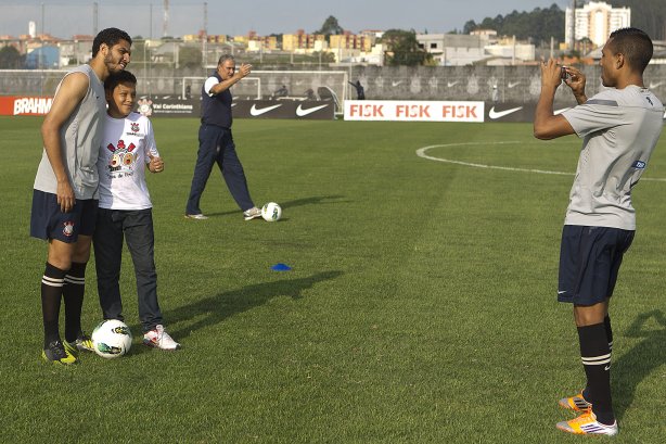 Durante o treino realizado esta tarde no CT Joaquim Grava, localizado no Parque Ecológico do Tiete. O próximo jogo da equipe será sábado, dia 10/11, contra o Coritiba, no estádio do Pacaembu, válido pela 35ª rodada do Campeonato Brasileiro de 2012
