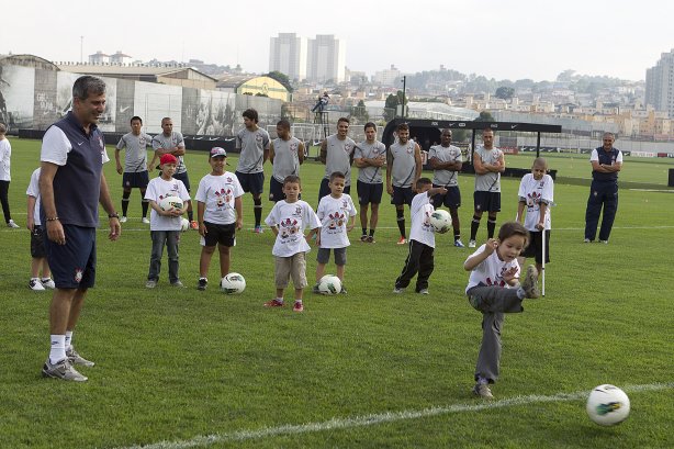 Durante o treino realizado esta tarde no CT Joaquim Grava, localizado no Parque Ecológico do Tiete. O próximo jogo da equipe será sábado, dia 10/11, contra o Coritiba, no estádio do Pacaembu, válido pela 35ª rodada do Campeonato Brasileiro de 2012