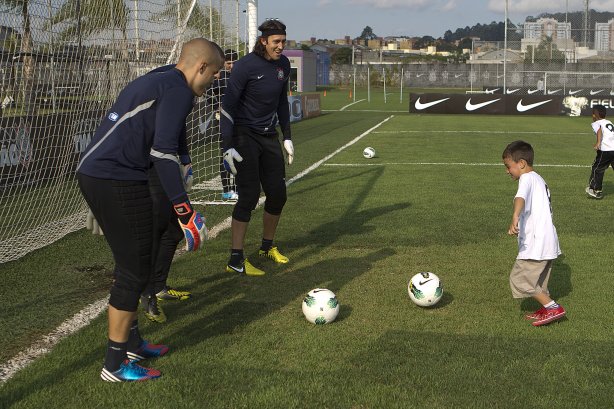 Durante o treino realizado esta tarde no CT Joaquim Grava, localizado no Parque Ecológico do Tiete. O próximo jogo da equipe será sábado, dia 10/11, contra o Coritiba, no estádio do Pacaembu, válido pela 35ª rodada do Campeonato Brasileiro de 2012