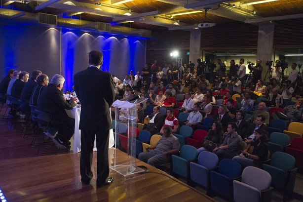 Durante evento no Museu do Futebol, no Pacaembu, o Corinthians anunciou seu novo patrocinador master, a Caixa Economica Federal; São Paulo / SP - Brasil - 20/11/2012