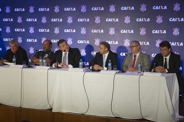Durante evento no Museu do Futebol, no Pacaembu, o Corinthians anunciou seu novo patrocinador master, a Caixa Economica Federal; São Paulo / SP - Brasil - 20/11/2012