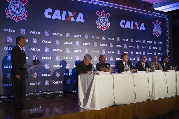 Durante evento no Museu do Futebol, no Pacaembu, o Corinthians anunciou seu novo patrocinador master, a Caixa Economica Federal; São Paulo / SP - Brasil - 20/11/2012
