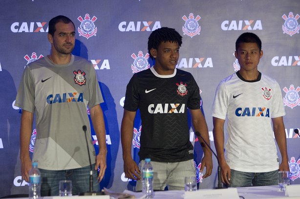 Durante evento no Museu do Futebol, no Pacaembu, o Corinthians anunciou seu novo patrocinador master, a Caixa Economica Federal; São Paulo / SP - Brasil - 20/11/2012