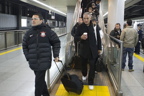Durante a viagem para Nagoya/Japao; O time fez uma escala tecnica para e viajou ao Japao onde disputara o Campeonato Mundial Interclubes organizado pela FIFA, a ser jogado nas cidades de Toyota e Yokohama