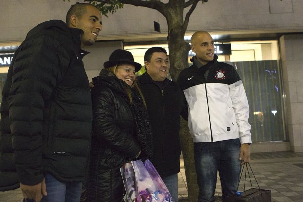 Foram fazer comprar em um shopping perto do hotel, após o treino do Corinthians esta manhã no Wave Stadium Kariya, onde se prepara para disputar o Campeonato Mundial Interclubes organizado pela FIFA, a ser jogado nas cidades de Toyota e Yokohama
