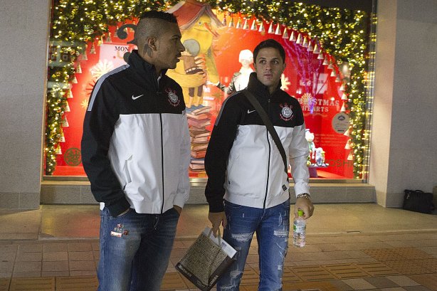 Foram fazer comprar em um shopping perto do hotel, após o treino do Corinthians esta manhã no Wave Stadium Kariya, onde se prepara para disputar o Campeonato Mundial Interclubes organizado pela FIFA, a ser jogado nas cidades de Toyota e Yokohama