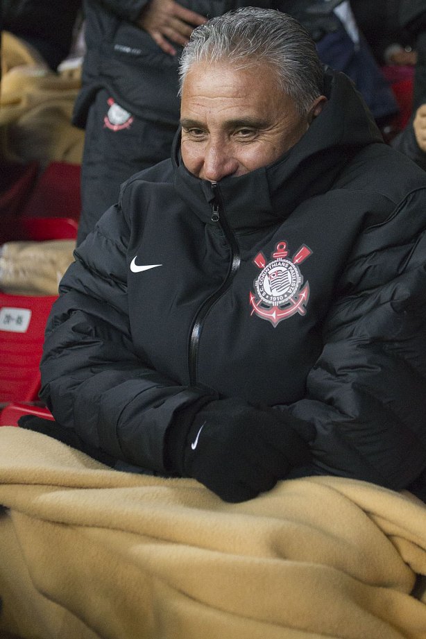 Mais a comissão tecnica fora ao estádio de Toyota, para assistir ao jogo entre o Al Ahly, do Egito, e o Sanfrecce Hiroshima, após o treino desta tarde no Wave Stadium Kariya, como preparação para a disputa do Campeonato Mundial Interclubes organizado pela FIFA, a ser jogado nas cidades de Toyota e Yokohama