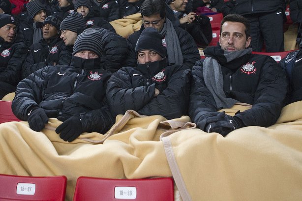 Mais a comissão tecnica fora ao estádio de Toyota, para assistir ao jogo entre o Al Ahly, do Egito, e o Sanfrecce Hiroshima, após o treino desta tarde no Wave Stadium Kariya, como preparação para a disputa do Campeonato Mundial Interclubes organizado pela FIFA, a ser jogado nas cidades de Toyota e Yokohama
