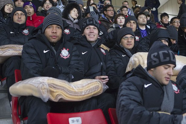 Mais a comissão tecnica fora ao estádio de Toyota, para assistir ao jogo entre o Al Ahly, do Egito, e o Sanfrecce Hiroshima, após o treino desta tarde no Wave Stadium Kariya, como preparação para a disputa do Campeonato Mundial Interclubes organizado pela FIFA, a ser jogado nas cidades de Toyota e Yokohama