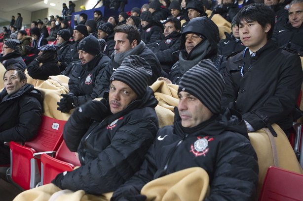 Mais a comissão tecnica fora ao estádio de Toyota, para assistir ao jogo entre o Al Ahly, do Egito, e o Sanfrecce Hiroshima, após o treino desta tarde no Wave Stadium Kariya, como preparação para a disputa do Campeonato Mundial Interclubes organizado pela FIFA, a ser jogado nas cidades de Toyota e Yokohama
