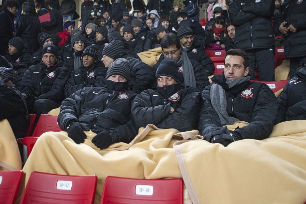 Mais a comissão tecnica fora ao estádio de Toyota, para assistir ao jogo entre o Al Ahly, do Egito, e o Sanfrecce Hiroshima, após o treino desta tarde no Wave Stadium Kariya, como preparação para a disputa do Campeonato Mundial Interclubes organizado pela FIFA, a ser jogado nas cidades de Toyota e Yokohama