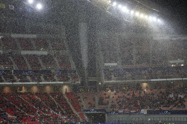 Mais a comissão tecnica fora ao estádio de Toyota, para assistir ao jogo entre o Al Ahly, do Egito, e o Sanfrecce Hiroshima, após o treino desta tarde no Wave Stadium Kariya, como preparação para a disputa do Campeonato Mundial Interclubes organizado pela FIFA, a ser jogado nas cidades de Toyota e Yokohama