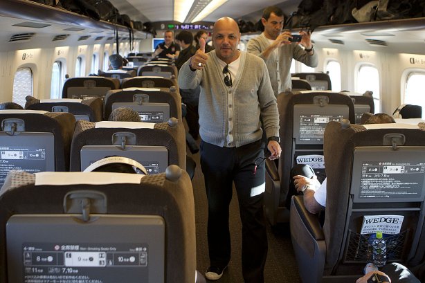 Durante a viagem de Nagoia para Yokohama, onde no dia 16/12, domingo, o time do Corinthians/Brasil joga contra o Chelsea/Inglaterra, pelo titulo de Campeão Mundial Interclubes 2012 organizado pela FIFA, em Yokohama