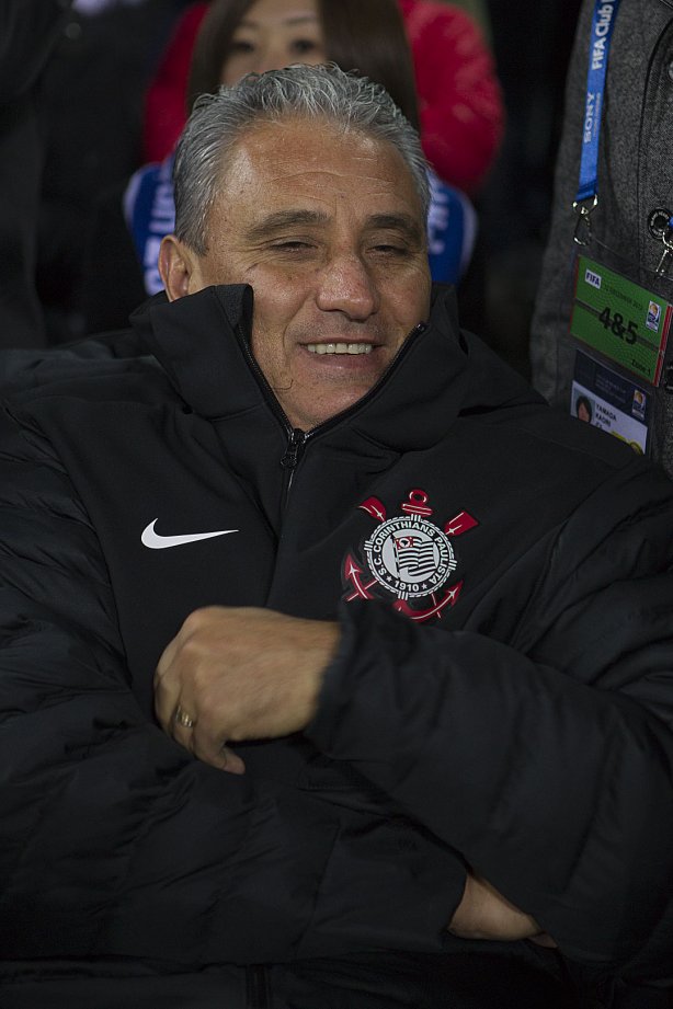 E a comissao tecnica foram assistir ao jogo Chelsea/Inglaterra x Monterrey/México