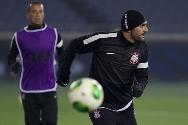 Durante o treino do Corinthians esta noite no Yokohama Stadium, na cidade de Yokohama/Japao; o time se prepara para o jogo contra o Chelsea/Inglaterra, amanhã, dia 16/12, domingo, na disputa do titulo de Campeão Mundial Interclubes 2012 organizado pela FIFA - Yokohama/Japan
