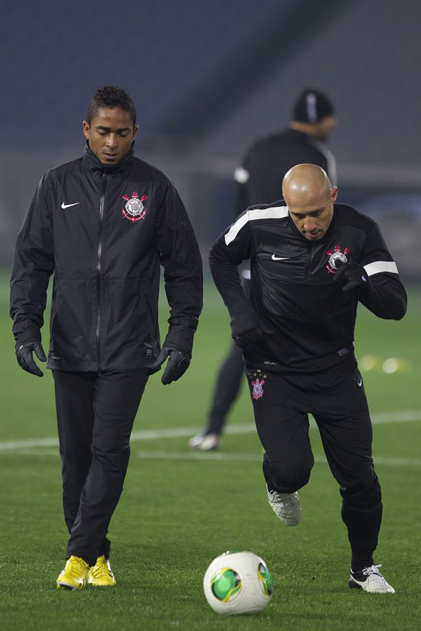 Durante o treino do Corinthians esta noite no Yokohama Stadium, na cidade de Yokohama/Japao; o time se prepara para o jogo contra o Chelsea/Inglaterra, amanhã, dia 16/12, domingo, na disputa do titulo de Campeão Mundial Interclubes 2012 organizado pela FIFA - Yokohama/Japan