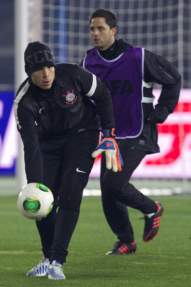 Durante o treino do Corinthians esta noite no Yokohama Stadium, na cidade de Yokohama/Japao; o time se prepara para o jogo contra o Chelsea/Inglaterra, amanhã, dia 16/12, domingo, na disputa do titulo de Campeão Mundial Interclubes 2012 organizado pela FIFA - Yokohama/Japan