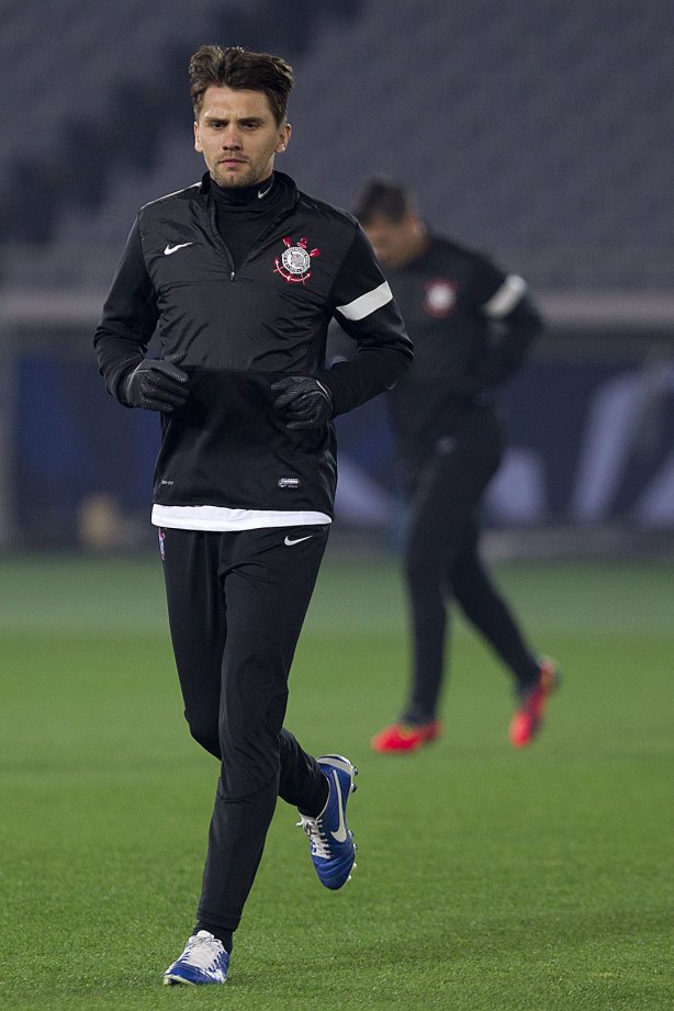 Durante o treino do Corinthians esta noite no Yokohama Stadium, na cidade de Yokohama/Japao; o time se prepara para o jogo contra o Chelsea/Inglaterra, amanhã, dia 16/12, domingo, na disputa do titulo de Campeão Mundial Interclubes 2012 organizado pela FIFA - Yokohama/Japan