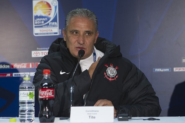 Durante o treino do Corinthians esta noite no Yokohama Stadium, na cidade de Yokohama/Japao; o time se prepara para o jogo contra o Chelsea/Inglaterra, amanhã, dia 16/12, domingo, na disputa do titulo de Campeão Mundial Interclubes 2012 organizado pela FIFA - Yokohama/Japan