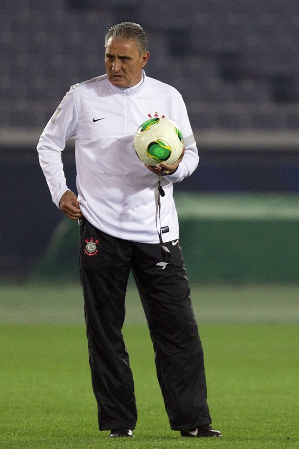 Durante o treino do Corinthians esta noite no Yokohama Stadium, na cidade de Yokohama/Japao; o time se prepara para o jogo contra o Chelsea/Inglaterra, amanhã, dia 16/12, domingo, na disputa do titulo de Campeão Mundial Interclubes 2012 organizado pela FIFA - Yokohama/Japan