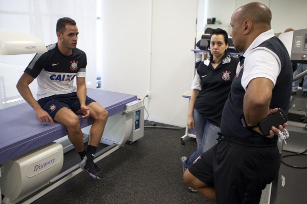 Durante o treino realizado esta tarde no CT Joaquim Grava, localizado no Parque Ecológico do Tiete. O próximo jogo da equipe será domingo, dia 20/01, contra o Paulista de Jundiaí, no estádio Jaime Cintra , em Jundiaí, válido pela 1ª rodada do Campeonato Paulista de 2013