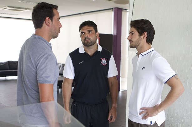 O atacante Alexandre Pato antes dos exames realizados esta manhã no CT Joaquim Grava, localizado no Parque Ecológico do Tiete. O próximo jogo da equipe será domingo, dia 20/01, contra o Paulista de Jundiaí, no estádio Jaime Cintra , em Jundiaí, válido pela 1ª rodada do Campeonato Paulista de 2013