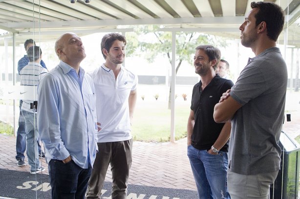 O atacante Alexandre Pato antes dos exames realizados esta manhã no CT Joaquim Grava, localizado no Parque Ecológico do Tiete. O próximo jogo da equipe será domingo, dia 20/01, contra o Paulista de Jundiaí, no estádio Jaime Cintra , em Jundiaí, válido pela 1ª rodada do Campeonato Paulista de 2013