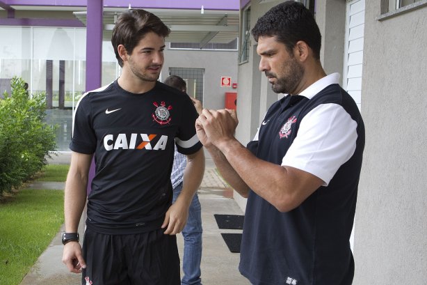 O atacante Alexandre Pato antes dos exames realizados esta manhã no CT Joaquim Grava, localizado no Parque Ecológico do Tiete. O próximo jogo da equipe será domingo, dia 20/01, contra o Paulista de Jundiaí, no estádio Jaime Cintra , em Jundiaí, válido pela 1ª rodada do Campeonato Paulista de 2013