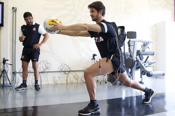O atacante Alexandre Pato continua seus exames esta tarde no CT Joaquim Grava, localizado no Parque Ecológico do Tiete. O próximo jogo da equipe será domingo, dia 20/01, contra o Paulista de Jundiaí, no estádio Jaime Cintra , em Jundiaí, válido pela 1ª rodada do Campeonato Paulista de 2013
