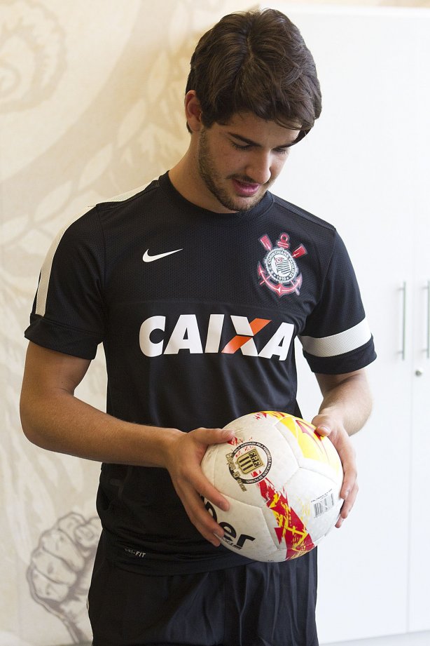 O atacante Alexandre Pato continua seus exames esta tarde no CT Joaquim Grava, localizado no Parque Ecológico do Tiete. O próximo jogo da equipe será domingo, dia 20/01, contra o Paulista de Jundiaí, no estádio Jaime Cintra , em Jundiaí, válido pela 1ª rodada do Campeonato Paulista de 2013