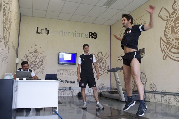 O atacante Alexandre Pato continua seus exames esta tarde no CT Joaquim Grava, localizado no Parque Ecológico do Tiete. O próximo jogo da equipe será domingo, dia 20/01, contra o Paulista de Jundiaí, no estádio Jaime Cintra , em Jundiaí, válido pela 1ª rodada do Campeonato Paulista de 2013