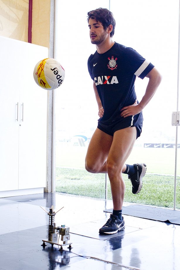 O atacante Alexandre Pato continua seus exames esta tarde no CT Joaquim Grava, localizado no Parque Ecológico do Tiete. O próximo jogo da equipe será domingo, dia 20/01, contra o Paulista de Jundiaí, no estádio Jaime Cintra , em Jundiaí, válido pela 1ª rodada do Campeonato Paulista de 2013