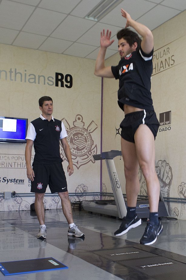 O atacante Alexandre Pato continua seus exames esta tarde no CT Joaquim Grava, localizado no Parque Ecológico do Tiete. O próximo jogo da equipe será domingo, dia 20/01, contra o Paulista de Jundiaí, no estádio Jaime Cintra , em Jundiaí, válido pela 1ª rodada do Campeonato Paulista de 2013